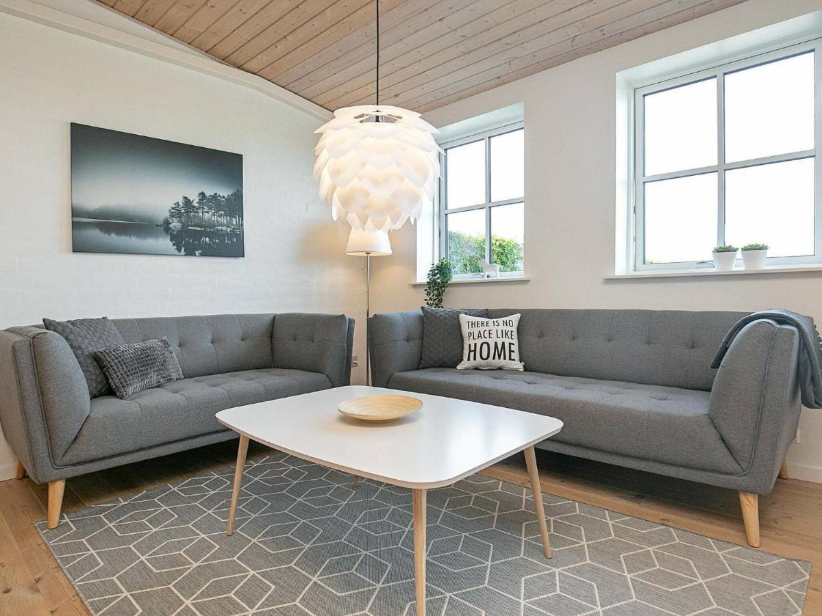 6 Person Holiday Home In Fåborg 객실 사진